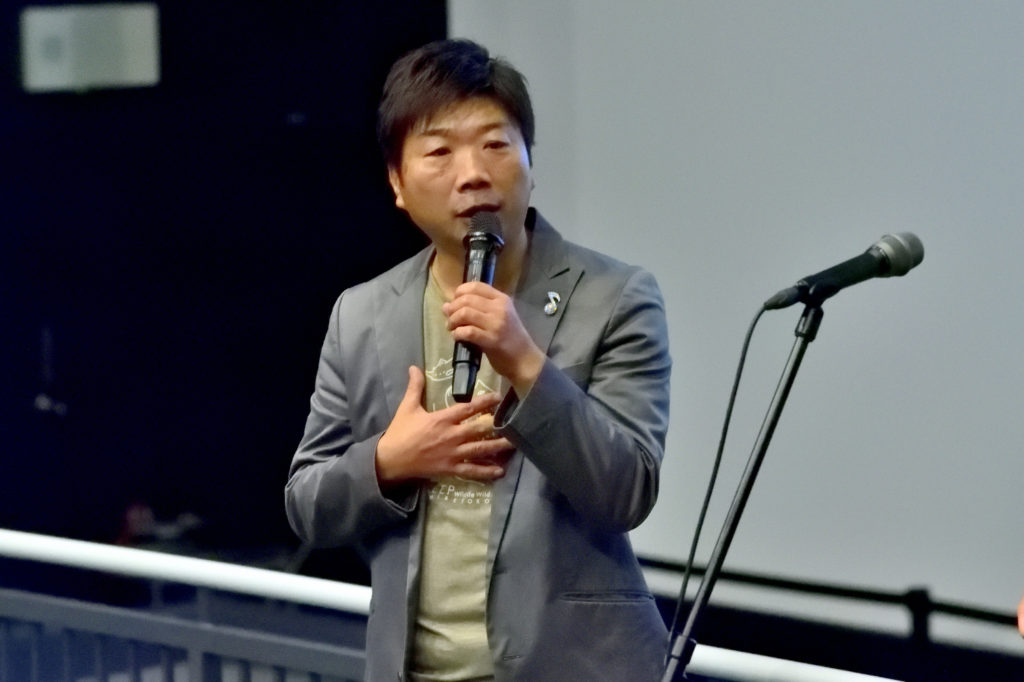 知床アウトドアフィルムフェスのイベント会場の今津秀邦監督
