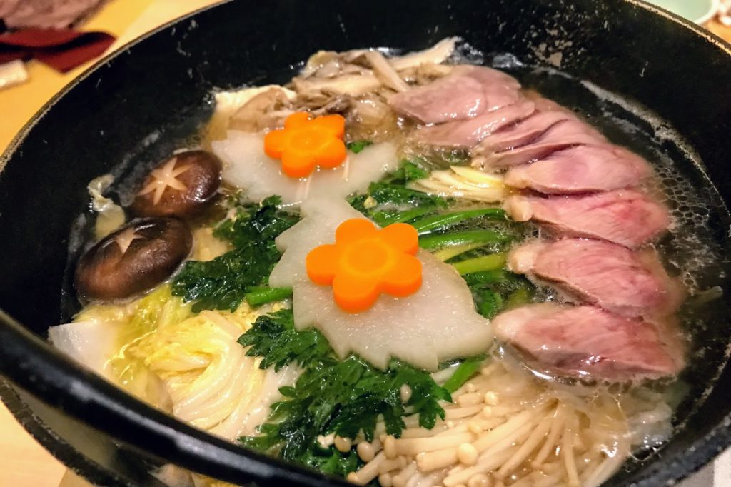 銀山温泉の藤屋の夕食の鴨鍋