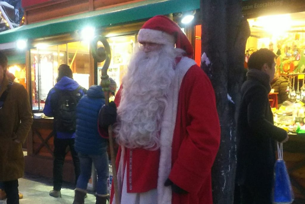 ミュンヘン・クリスマス市 in sapporo会場のサンタクロース