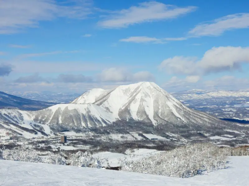 ルスツスキー場2025-2026リフト券料金や割引は?おすすめツアーやコースは?