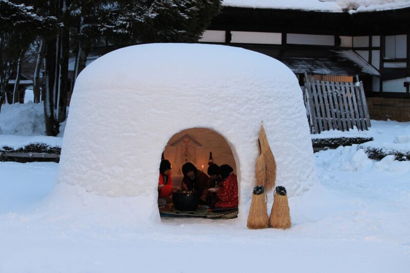 横手の雪まつり(かまくら)