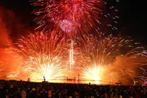 諏訪湖祭湖上花火大会2025の屋台や穴場は?アクセスや駐車場は?