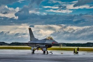 三沢基地航空祭2024のスケジュールや食べ物屋台は？駐車場や手荷物ルールは？