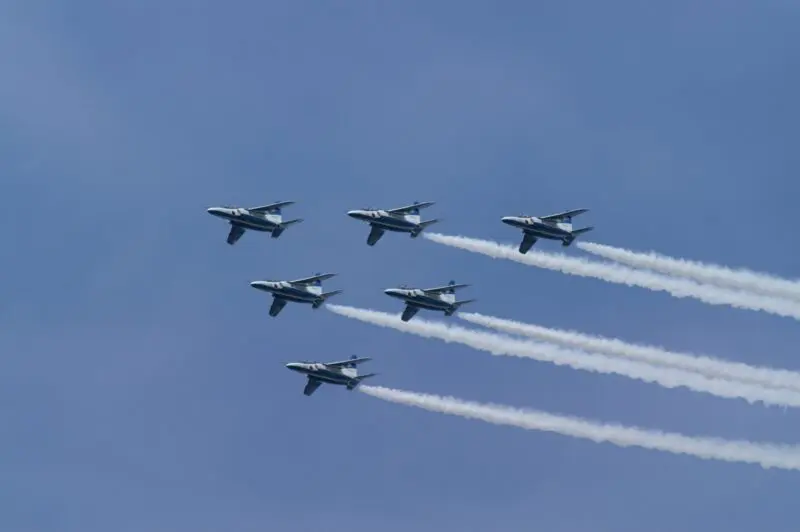 小牧基地オープンベース2026のブルーインパルス飛行時間やプログラムは?駐車場やアクセス・シャトルバスは?