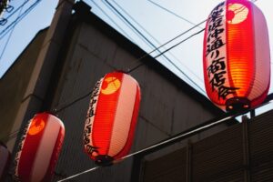 神楽坂祭り2024の日程・時間や屋台は？駐車場や交通規制やアクセスは？　