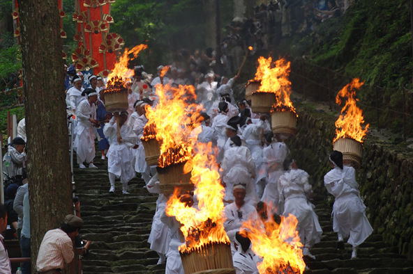 那智の火祭り2024の日程・時間や内容は?見どころや駐車場やアクセスは?