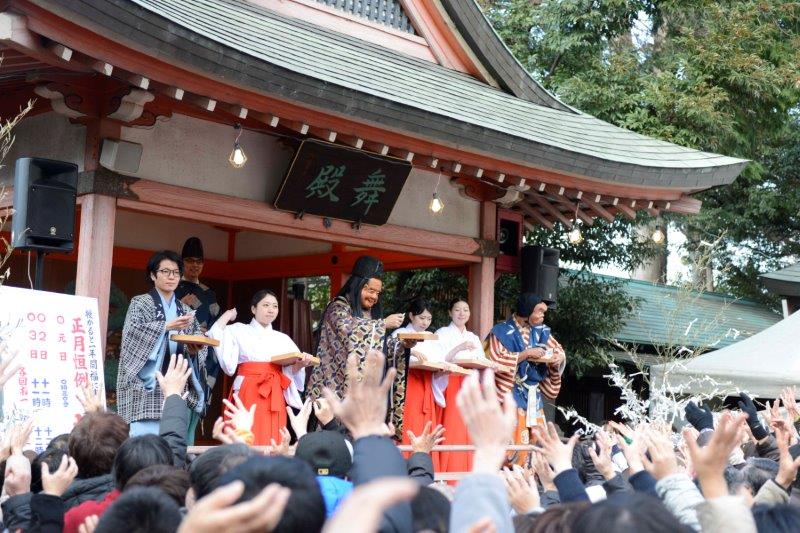 川越氷川神社初詣2026の屋台や混雑は？縁結び玉・福銭撒きや駐車場は？