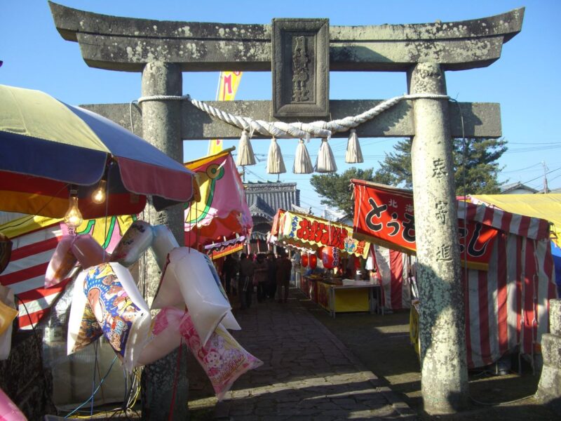 三夜さま2026の日程・時間や屋台は？ご利益や駐車場やアクセスは？